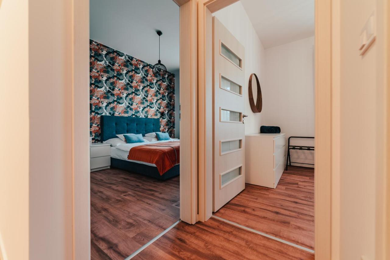 Topart ***** Apartment