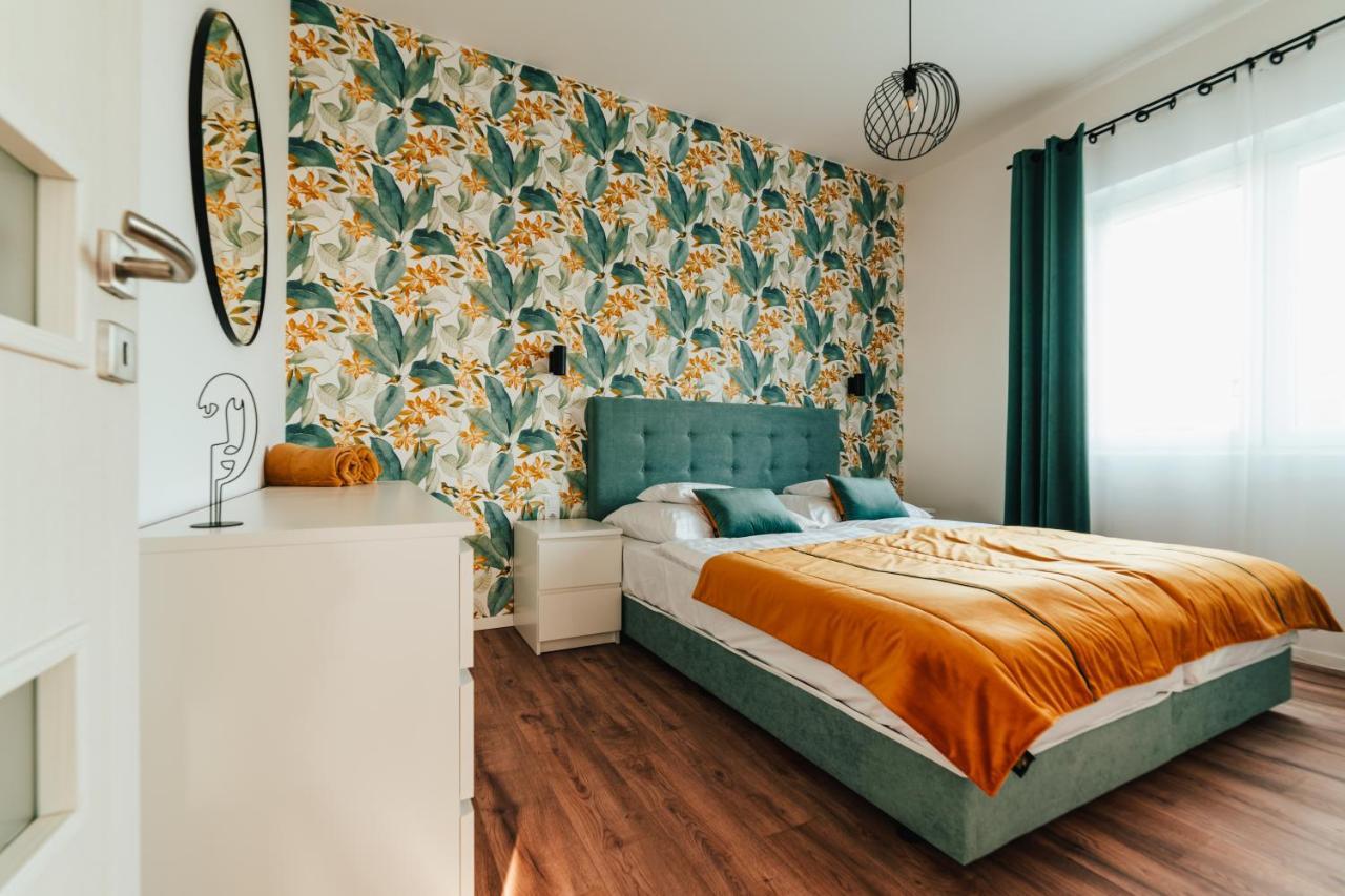 Topart ***** Apartment Algyo