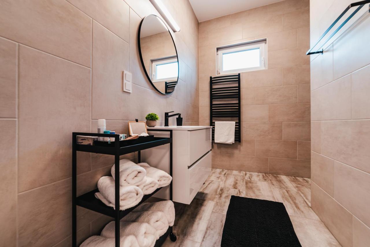 Topart ***** Apartment *