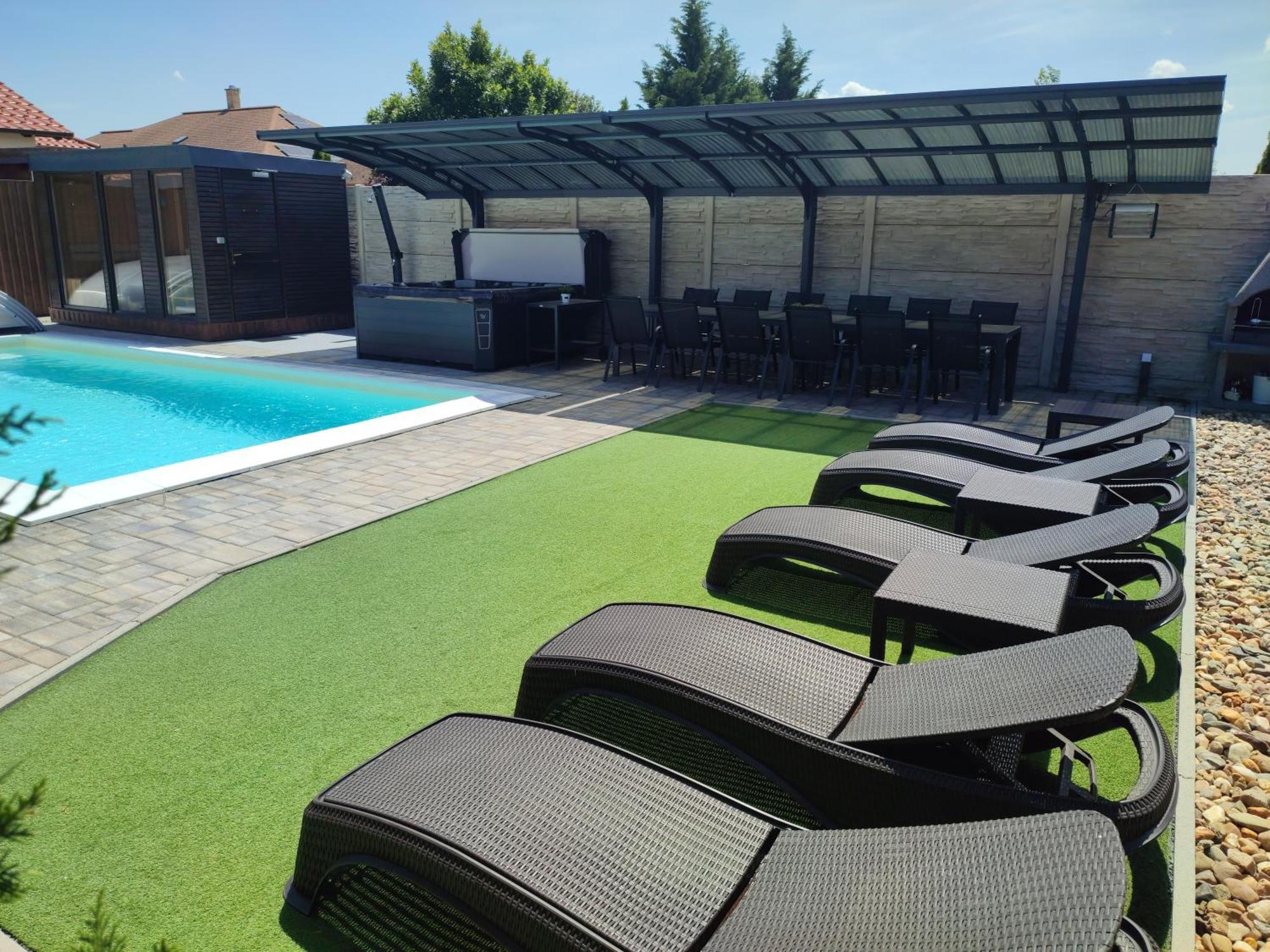 Topart ***** Appartement Algyo